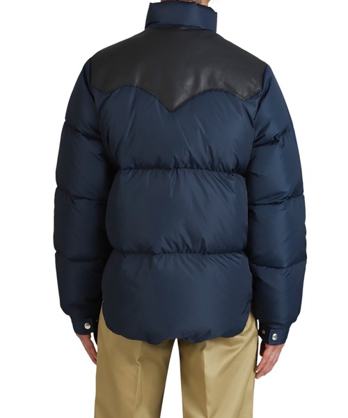 Rocky Mountain FeatherBed（ロッキー マウンテン フェザーベッド）の「ROCKY MOUNTAIN / ロッキーマウンテンフェザーベッド：DOWN JACKET：200-252-05[STD]（ダウンジャケット/コート・メンズ・プラム/ネイビー・42/44）」の3枚目の写真