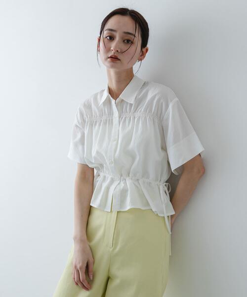 SENSE OF PLACE by URBAN RESEARCH（センスオブプレイスバイアーバンリサーチ）の「クロップドペプラムシャーリングシャツ（シャツ/ブラウス・レディース・ブルー系その他/ホワイト系その他/ベージュ系その他・ONE）」の5枚目の写真
