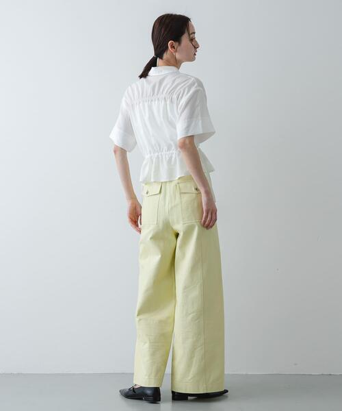 SENSE OF PLACE by URBAN RESEARCH（センスオブプレイスバイアーバンリサーチ）の「クロップドペプラムシャーリングシャツ（シャツ/ブラウス・レディース・ブルー系その他/ホワイト系その他/ベージュ系その他・ONE）」の9枚目の写真