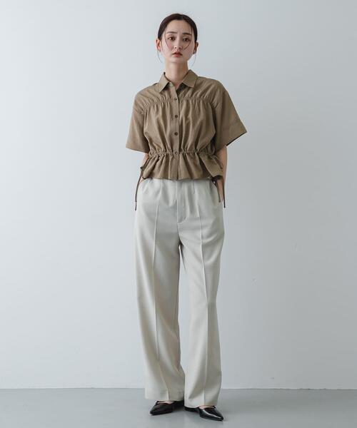 SENSE OF PLACE by URBAN RESEARCH（センスオブプレイスバイアーバンリサーチ）の「クロップドペプラムシャーリングシャツ（シャツ/ブラウス・レディース・ブルー系その他/ホワイト系その他/ベージュ系その他・ONE）」の17枚目の写真