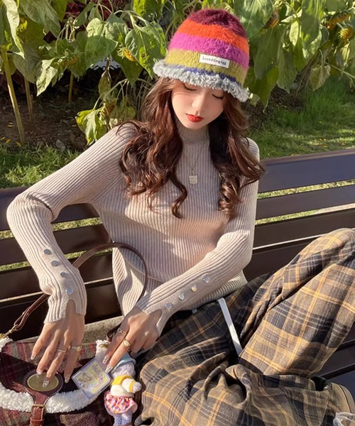 Revo.(レボ)の「リブニット 袖ボタン ハイネック ボトルネック トップス レディース 長袖(ニット/セーター・レディース・ブラック/アイボリー/ベージュ・FREE)」の14枚目の写真
