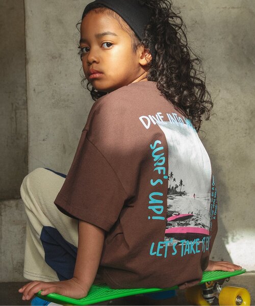 BREEZE（ブリーズ）の「【リンク】B NEWJACK グラフィック半袖Tシャツ（Tシャツ/カットソー・キッズ・オフホワイト/ブラック/エメラルド/アイボリー/ダークブラウン/ライム/レッド/オレンジ/ロイヤルブルー/ダークグリーン・90/110/150/130/140/160/120）」の5枚目の写真