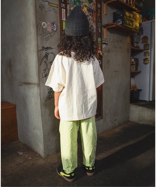 BREEZE（ブリーズ）の「【リンク】B NEWJACK グラフィック半袖Tシャツ（Tシャツ/カットソー・キッズ・オフホワイト/ブラック/エメラルド/アイボリー/ダークブラウン/ライム/レッド/オレンジ/ロイヤルブルー/ダークグリーン・90/110/150/130/140/160/120/100）」の18枚目の写真