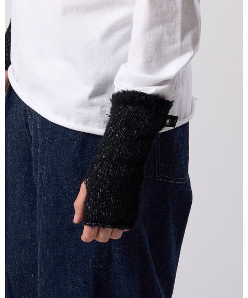 wjk（ダヴルジェイケイ）の「fancy yarn knit hand warmer（手袋・メンズ・ブラック/ホワイト/チャコールグレー・FREE）」の5枚目の写真
