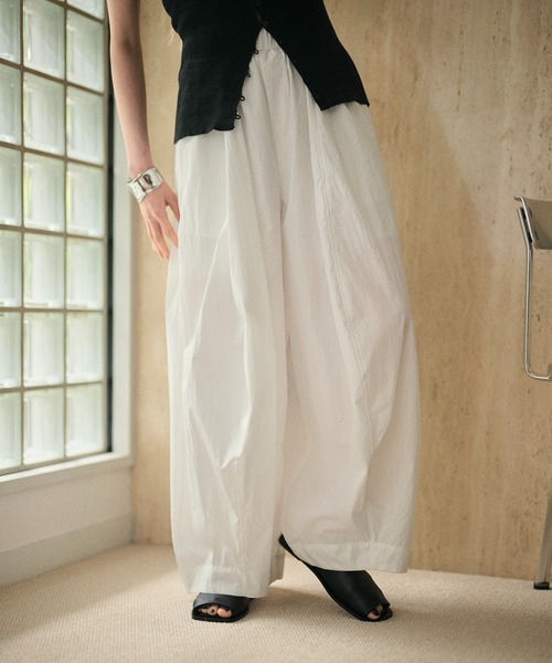 LAULEN(ローレン)の「cotton blend cocoon balloon pants /コットンブレンドコクーンバルーンパンツ(その他パンツ・レディース・ベージュ/ホワイト/ブラック・FREE)」の2枚目の写真