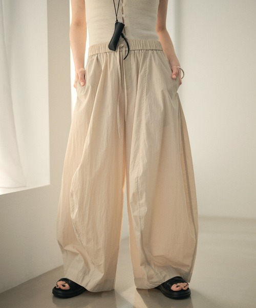LAULEN(ローレン)の「cotton blend cocoon balloon pants /コットンブレンドコクーンバルーンパンツ(その他パンツ・レディース・ベージュ/ホワイト/ブラック・FREE)」の17枚目の写真