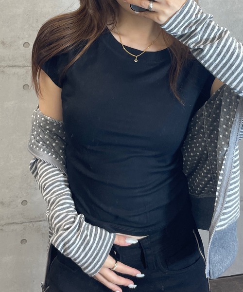 ROGER AND RAW（ロジャーアンドロウ）の「サイドギャザー ラウンドヘム クロップドTシャツ（Tシャツ/カットソー・レディース・ブラウン/グレー/ホワイト/ブラック・FREE）」の18枚目の写真