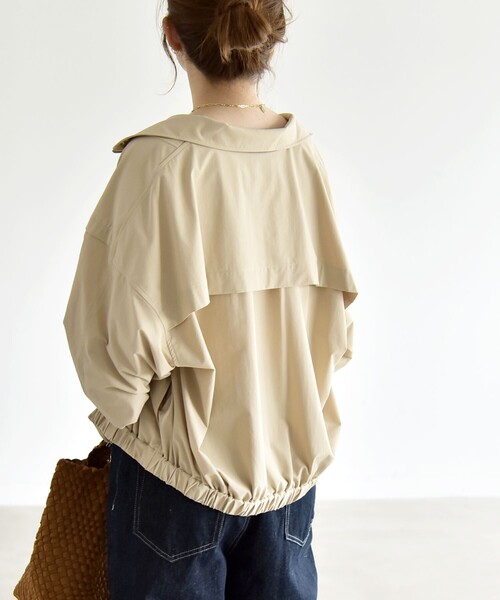 quaranciel(カランシエル)の「quaranciel:〈接触冷感/UVカット/撥水〉マルチファンクション ライト ブルゾン(ブルゾン・レディース・ベージュ/ブルー・ONE SIZE)」の8枚目の写真