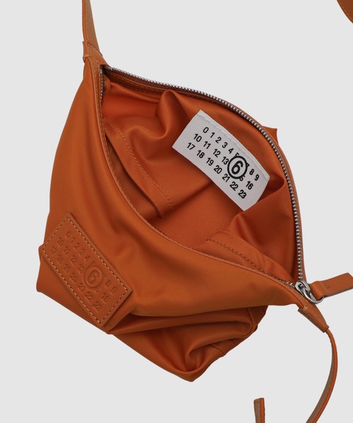 MM6 Maison Margiela（ｴﾑｴﾑｼｯｸｽ ﾒｿﾞﾝ ﾏﾙｼﾞｪﾗ）の「BORSA TRACOLLA（ショルダーバッグ・レディース・その他1/その他2/その他3・UNI）」の8枚目の写真