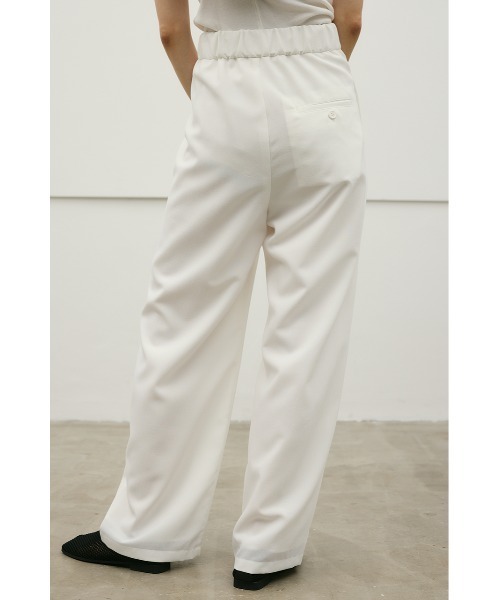STYLEMIXER(スタイルミキサー)の「フラワーエンブロイダリータックパンツ(その他パンツ・レディース・ホワイト/ネイビー/ベージュ・MEDIUM/SMALL)」の8枚目の写真