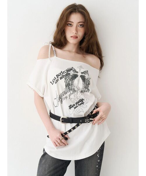 EVRIS(エヴリス)の「モチーフワンショルダーグラフィックトップス(Tシャツ/カットソー・レディース・ホワイト/ブラック/カーキ・FREE)」の1枚目の写真