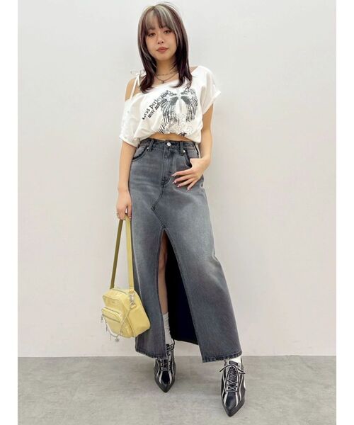 EVRIS(エヴリス)の「モチーフワンショルダーグラフィックトップス(Tシャツ/カットソー・レディース・ホワイト/ブラック/カーキ・FREE)」の9枚目の写真