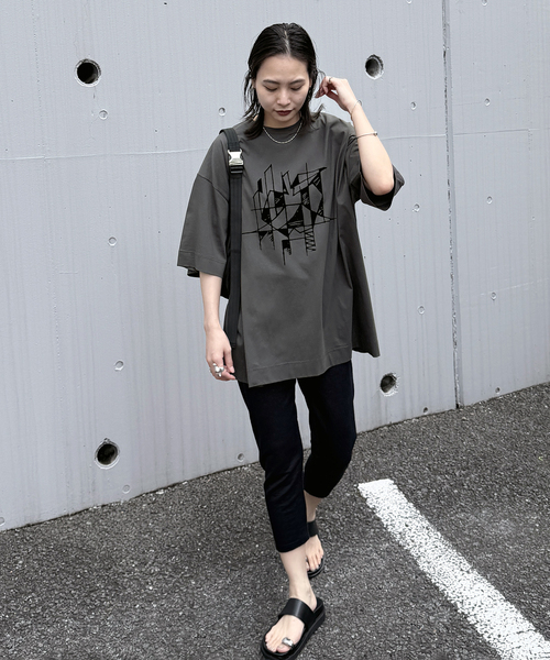 JOURNAL STANDARD(ジャーナルスタンダード)の「別注【GAKU*JS】TEE(Tシャツ/カットソー・レディース・グレー/ブラック系その他/ブラックミックス/ボルドー/ホワイト系その他/ホワイト・FREE)」の8枚目の写真