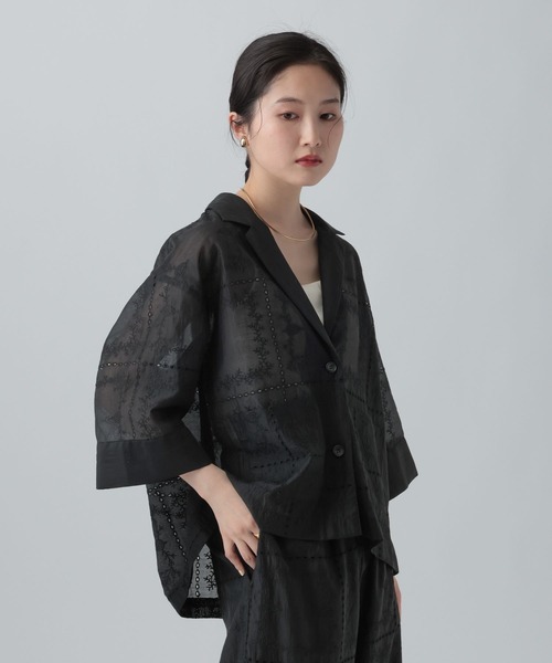 LEPSIM(レプシィム)の「オーガンジー刺繍5分袖ジャケット 643499(その他アウター・レディース・ブラウン/ブラック/オフホワイト・FREE)」の11枚目の写真