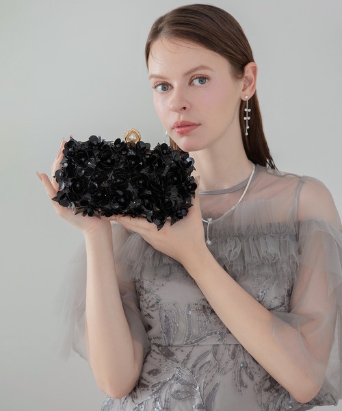 Leja(レジャ)の「【LEJA】スパンコール3Dフラワーパールビジュークラッチバッグ結婚式 パーティー 成人式 二次会 同窓会 お呼ばれ オケージョン 20代 30代(ハンドバッグ・レディース・ホワイト/ブラック/シルバー・FREE)」の1枚目の写真