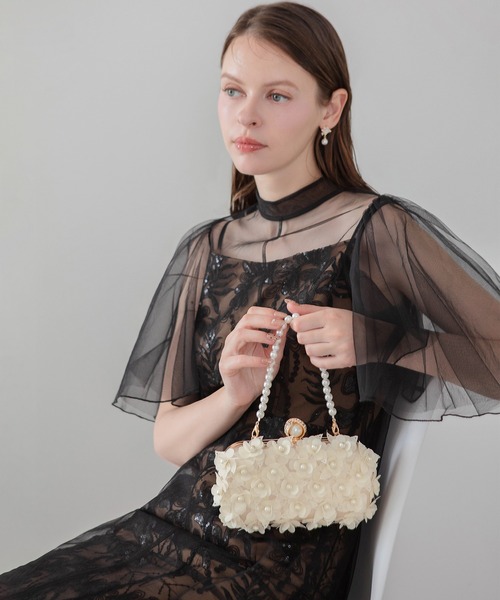 Leja(レジャ)の「【LEJA】スパンコール3Dフラワーパールビジュークラッチバッグ結婚式 パーティー 成人式 二次会 同窓会 お呼ばれ オケージョン 20代 30代(ハンドバッグ・レディース・ホワイト/ブラック/シルバー・FREE)」の6枚目の写真