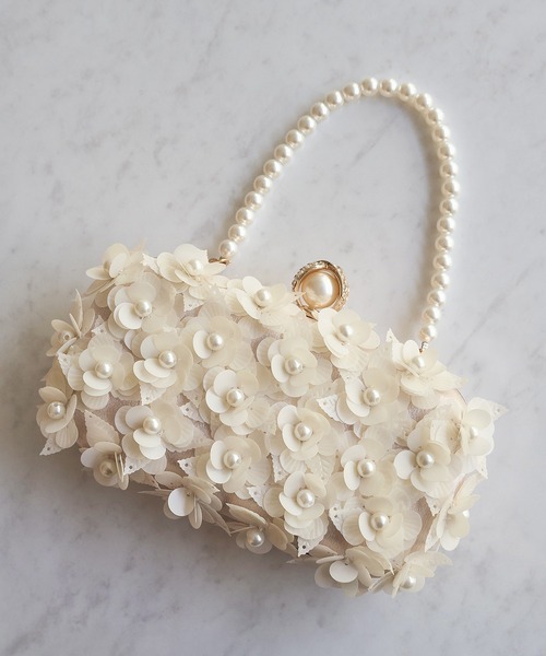 Leja(レジャ)の「【LEJA】スパンコール3Dフラワーパールビジュークラッチバッグ結婚式 パーティー 成人式 二次会 同窓会 お呼ばれ オケージョン 20代 30代(ハンドバッグ・レディース・ホワイト/ブラック/シルバー・FREE)」の11枚目の写真