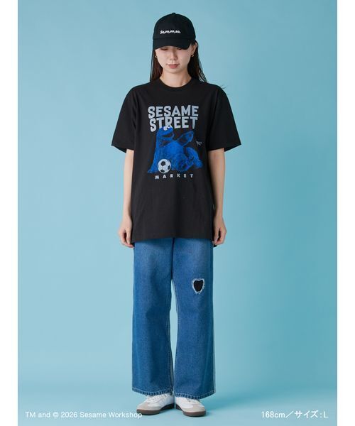 SESAME STREET(セサミストリート)の「【UNISEX】フォトTシャツ(SOCCER)(Tシャツ/カットソー・レディース・ホワイト/ブラック・M/L)」の7枚目の写真