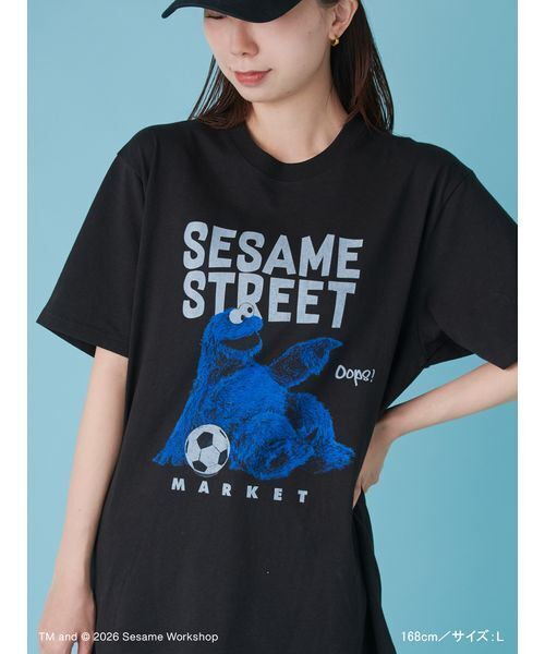 SESAME STREET(セサミストリート)の「【UNISEX】フォトTシャツ(SOCCER)(Tシャツ/カットソー・レディース・ホワイト/ブラック・M/L)」の4枚目の写真
