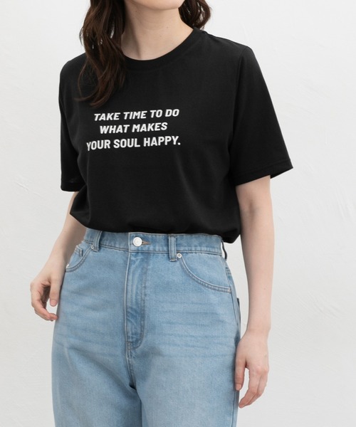 Honeys(ハニーズ)の「【ハニさら・接触冷感・吸水速乾・UVカット・遮熱】ロゴプリントTシャツ(Tシャツ/カットソー・レディース・オフホワイト/ボルドー/ブラック/ライトベージュ/スミクロ/ブラウン・LL/S/L/M)」の1枚目の写真