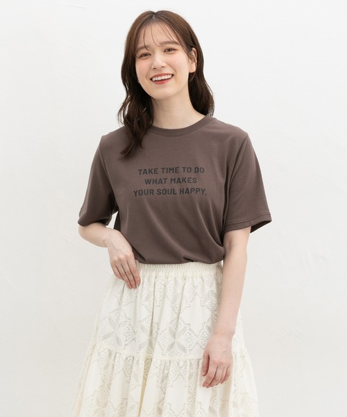 Honeys(ハニーズ)の「【ハニさら・接触冷感・吸水速乾・UVカット・遮熱】ロゴプリントTシャツ(Tシャツ/カットソー・レディース・オフホワイト/ボルドー/ブラック/ライトベージュ/スミクロ/ブラウン・LL/S/L/M)」の8枚目の写真