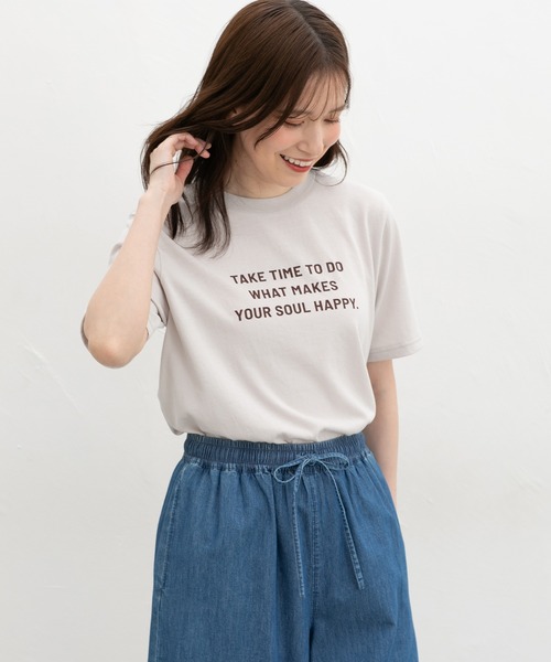 Honeys(ハニーズ)の「【ハニさら・接触冷感・吸水速乾・UVカット・遮熱】ロゴプリントTシャツ(Tシャツ/カットソー・レディース・オフホワイト/ボルドー/ブラック/ライトベージュ/スミクロ/ブラウン・LL/S/L/M)」の12枚目の写真