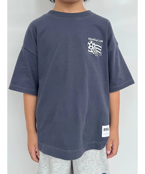 GAP(ギャップ)の「FIFA WORLD CUP(TM) グラフィックTシャツ (キッズ)(Tシャツ/カットソー・キッズ・ブルー/ライトグレー/ブラック/ホワイト/オフホワイト/ライトブルー/イエロー・110cm/120cm/160cm/130cm/140cm/150cm)」の20枚目の写真