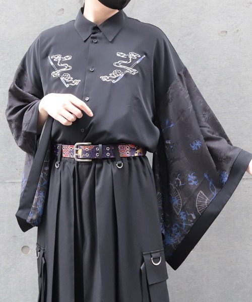 REZEN（リゼン）の「般若×煙管和袖シャツ（シャツ/ブラウス・メンズ・レッドパープル/ローズ/ブルーパープル・LARGE/MEDIUM）」の3枚目の写真