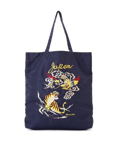 AVIREX（アヴィレックス）の「《WEB限定》NYLON TOTE BAG ”DRAGON ＆ TIGER” / ナイロン トートバッグ ドラゴン＆タイガー / AVIREX / アヴィレックス（トートバッグ・メンズ・ダークブラウン/ワイン/ロイヤルブルー/チャコール・FREE）」の3枚目の写真