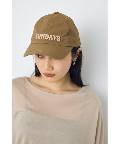 AZUL by moussy(アズールバイマウジー)の「ナイロン刺繍ロゴキャップ(キャップ・レディース・ベージュ/ネイビー/ブラック・FREE)」の3枚目の写真