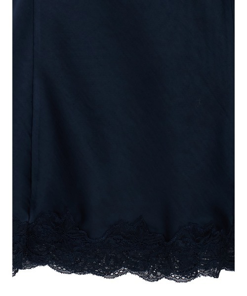 Ameri(アメリ)の「LACY SATIN TUNIC LAYERED TOP(キャミソール・レディース・ネイビー/アイボリー/ボルドー/ブラウン・FREE)」の14枚目の写真
