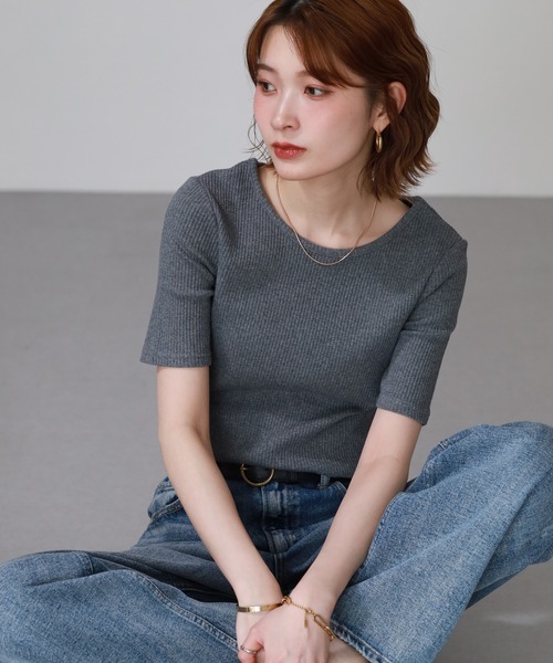 OMNES(オムネス)の「接触冷感 後ろV開きリブカットソー 半端袖(Tシャツ/カットソー・レディース・ラベンダー/グレー・FREE)」の1枚目の写真
