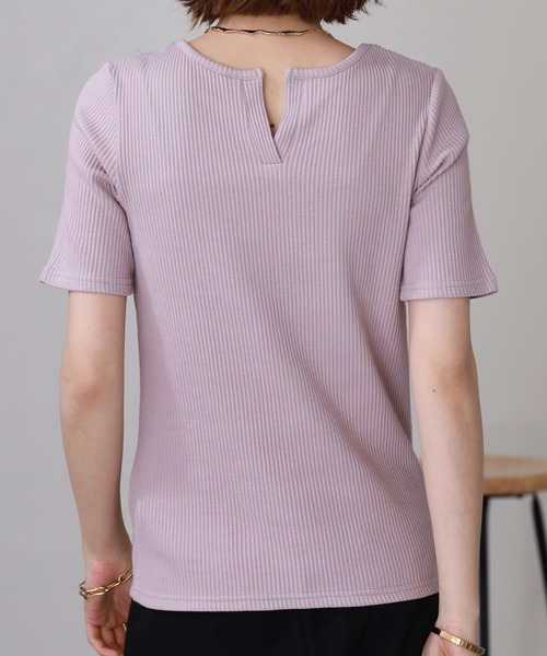 OMNES(オムネス)の「接触冷感 後ろV開きリブカットソー 半端袖(Tシャツ/カットソー・レディース・ラベンダー/グレー・FREE)」の3枚目の写真