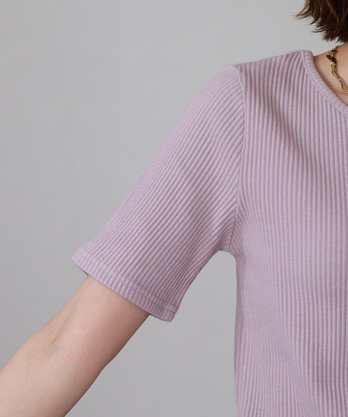 OMNES(オムネス)の「接触冷感 後ろV開きリブカットソー 半端袖(Tシャツ/カットソー・レディース・ラベンダー/グレー・FREE)」の5枚目の写真
