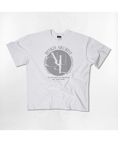 NOTUSUAL(ノットユージュアル)の「グレインビッグロゴオーバーサイズ半袖Tシャツ4カラー(Tシャツ/カットソー・レディース・ネイビー/ライトホワイト/ホワイト/ブラック・LARGE/MEDIUM/SMALL/X-LARGE)」の2枚目の写真