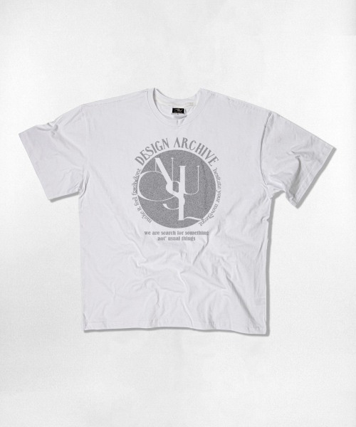 NOTUSUAL(ノットユージュアル)の「グレインビッグロゴオーバーサイズ半袖Tシャツ4カラー(Tシャツ/カットソー・レディース・ネイビー/ライトホワイト/ホワイト/ブラック・LARGE/MEDIUM/SMALL/X-LARGE)」の7枚目の写真