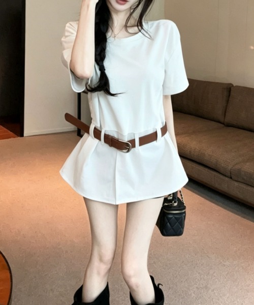 2ly2（トゥーリートゥー）の「ベルト付き セットアップ風 半袖Tシャツ ショートパンツ風 ブラウジングデザイン（シャツ/ブラウス・レディース・カーキ/ホワイト・FREE）」の4枚目の写真