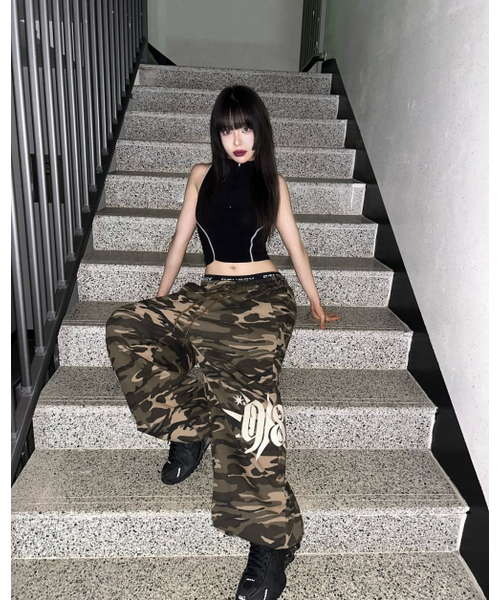 UPDRAFT（アップドラフト）の「CAMO PRINT WIDE TRACK PANTS [BROWN]（スウェットパンツ・レディース・その他・FREE）」の3枚目の写真