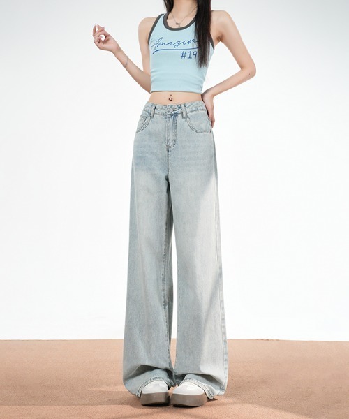 AMAJI（アマジ）の「スリムストレート デニムパンツ（デニムパンツ・レディース・ライトブルー・SMALL/MEDIUM/LARGE/X-LARGE）」の4枚目の写真
