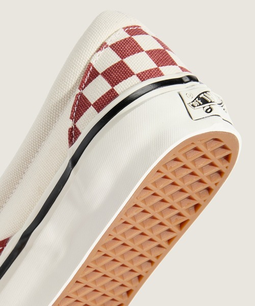 VANS(バンズ)の「VANS PREMIUM スリッポン / LX Classic Slip-On 98 CHECKERB VN000D9PGWR1(スリッポン・メンズ・エンジ・11/6/8/10/9/8.5/9.5/10.5/11.5/6.5/5/7/7.5/5.5/12)」の5枚目の写真