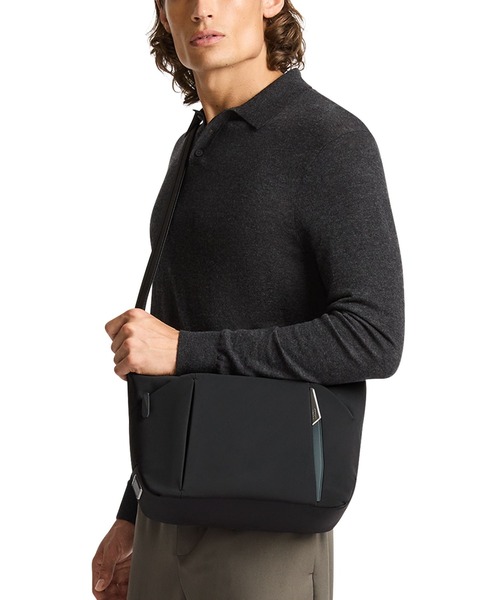 TUMI(トゥミ)の「TUMI AXIS ミディアム・クロスボディ(ショルダーバッグ・メンズ・ネイビー/ブラック・FREE)」の9枚目の写真