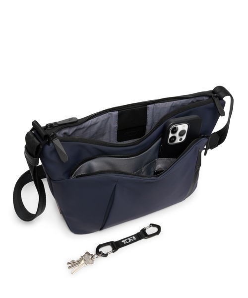 TUMI(トゥミ)の「TUMI AXIS ミディアム・クロスボディ(ショルダーバッグ・メンズ・ネイビー/ブラック・FREE)」の15枚目の写真