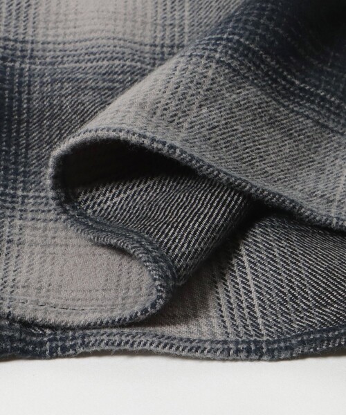 BEAMS HEART(ビームスハート)の「オンブレチェック レギュラーカラーシャツ(シャツ/ブラウス・メンズ・ネイビー/ブラウン・LARGE/MEDIUM/SMALL)」の10枚目の写真