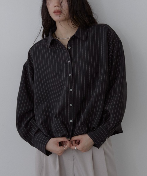 Aunt Marie's(アントマリーズ)の「タックヘムストライプシャツ(シャツ/ブラウス・レディース・ブラウン/アイボリー/ブラック・FREE)」の2枚目の写真