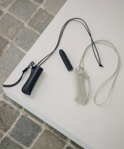 LAULEN(ローレン)の「leather like lip case necklace /レザーライクリップケースネックレス(ネックレス・レディース・ブラック/グレー・FREE)」の2枚目の写真