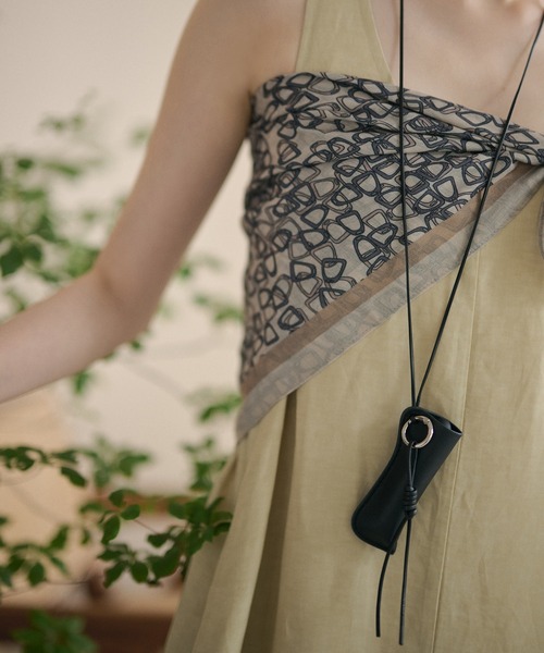 LAULEN(ローレン)の「leather like lip case necklace /レザーライクリップケースネックレス(ネックレス・レディース・ブラック/グレー・FREE)」の3枚目の写真