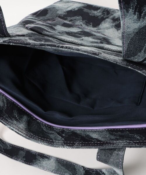ROXY(ロキシー)の「【オンラインストア・直営店限定】ROXY BECAUSE THE NIGHT TOTE ジャカードデニムトートバッグ 【2026年秋冬モデル】(トートバッグ・レディース・ネイビー・FREE)」の5枚目の写真