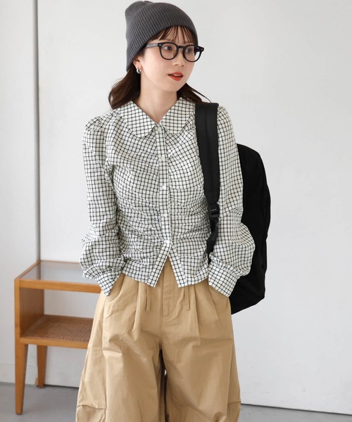 tiptop(ティップトップ)の「フロントギャザー丸襟長袖ブラウス(シャツ/ブラウス・レディース・アイボリー/ブラック・FREE)」の5枚目の写真