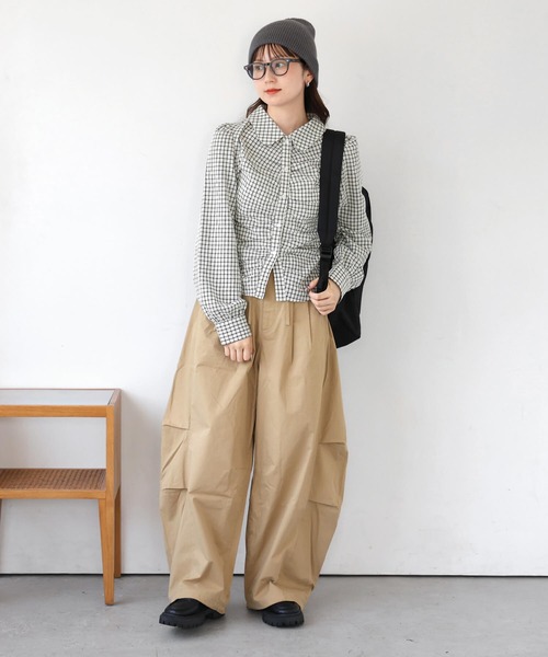 tiptop(ティップトップ)の「フロントギャザー丸襟長袖ブラウス(シャツ/ブラウス・レディース・アイボリー/ブラック・FREE)」の8枚目の写真