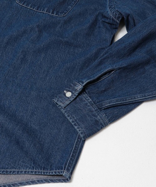 URBAN RESEARCH Sonny Label（アーバンリサーチサニーレーベル）の「オーバーサイズデニムボタンダウンシャツ（シャツ/ブラウス・メンズ・ブラック/インディゴブルー・MEDIUM/LARGE）」の7枚目の写真